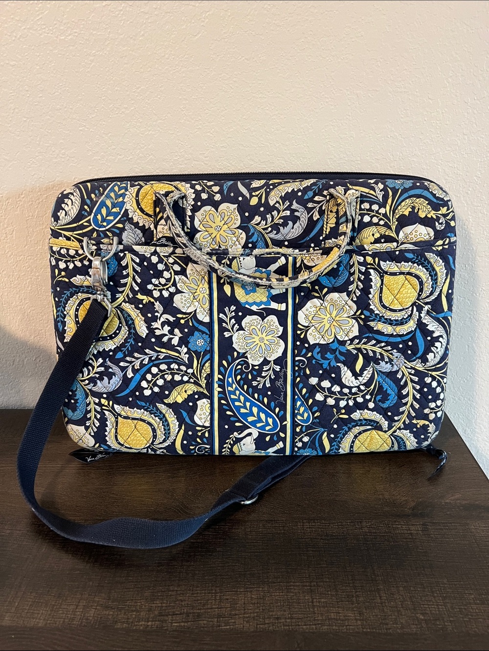 Vera Bradley Hardshell Laptop Portfolio in retired Ellie Blue Pattern